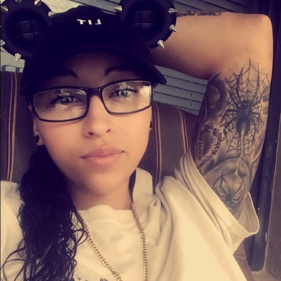 Meet your Posher, Liza - Picture 1 of 1